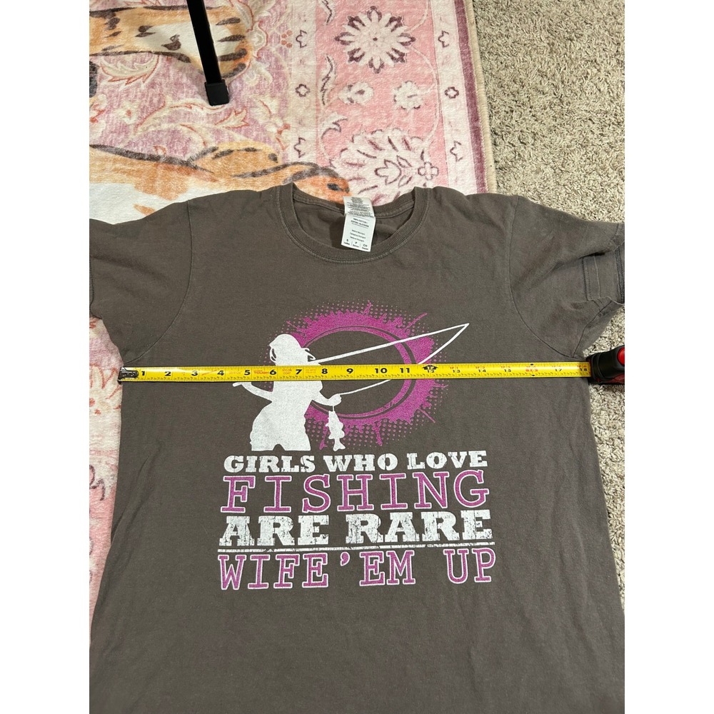 Girls Who Love Fishing Are Rare Wife Em Up Graphic Baby Tee T Shirt Womens Small - Picture 6 of 7